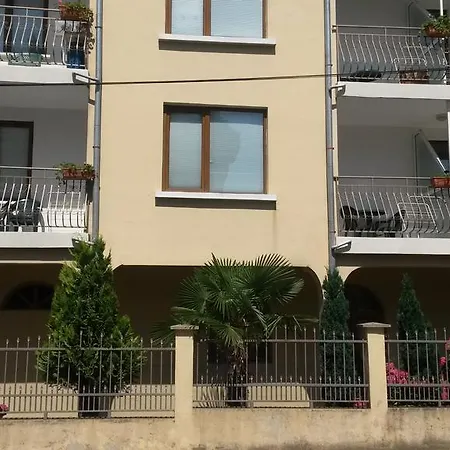 кадиеви Gasthuis 3*